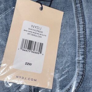 NYDJ NWT Afterglow Blue Bike Capri Jeans 22W